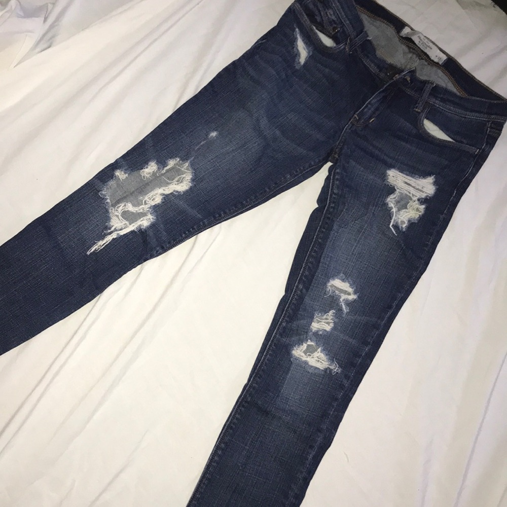 Abercrombie & Fitch Ripped Skinny Jeans